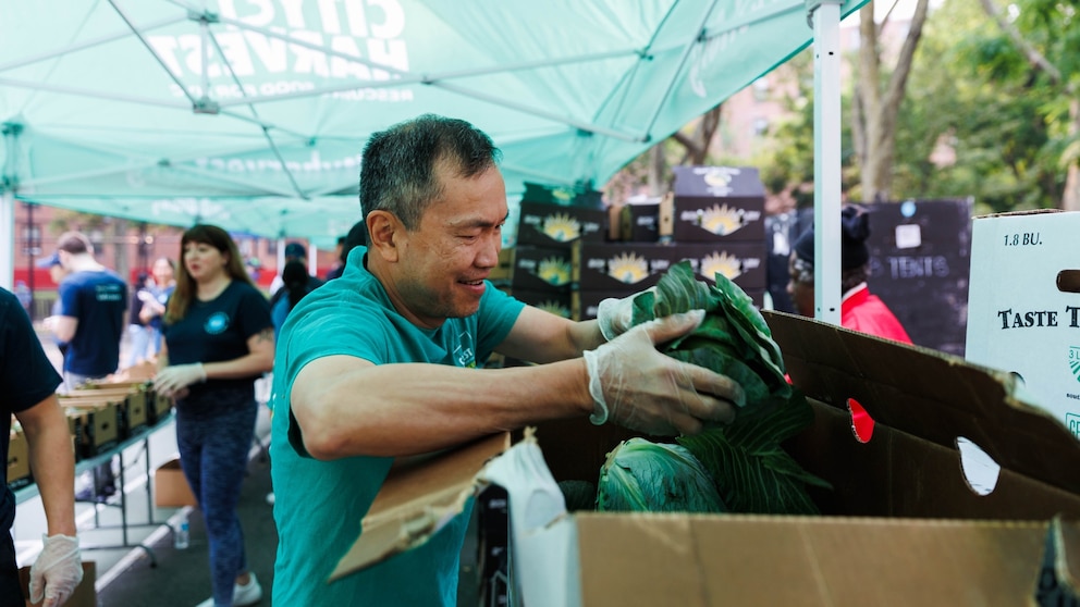 Serving up kindness: Food banks, rescues and more ways to tackle food insecurity